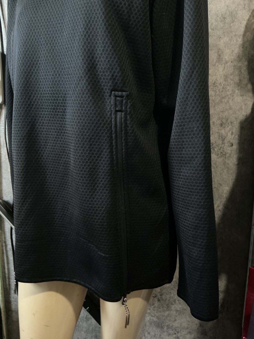 Asics motiontherm jacket large womens (Category: Coats, Jackets and Outerwear) located in Angeles City. Submitted by ritenianstuff (Listing ID 1467037164, Image 3). Description: Lp posted Like new Add sf 74 gcash payment.