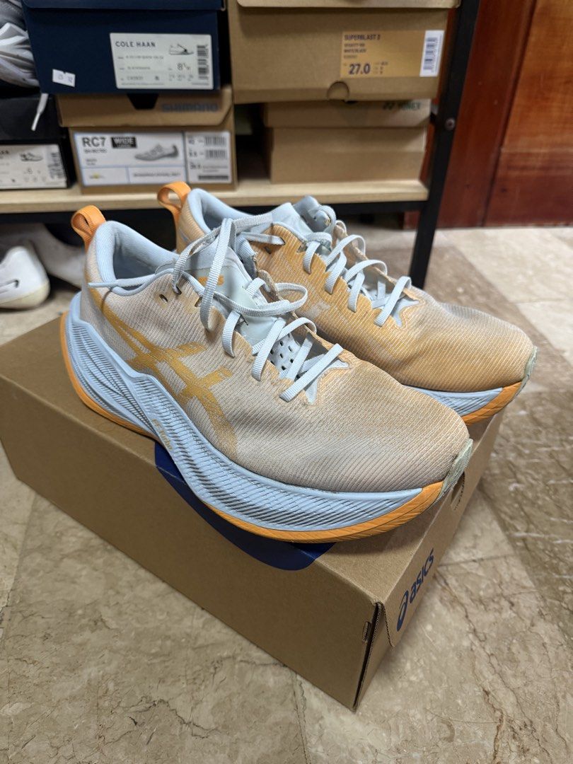 Asics Superblast US 9M (Category: Sneakers) located in Muntinlupa City. Submitted by mattjrml (Listing ID 1467028389, Image 1). Description: Asics Superblast - Size: US 9M - Condition: Uppers are clean with no tears; soles show minor dirt and scuffing from light use - Mileage: ~500km.