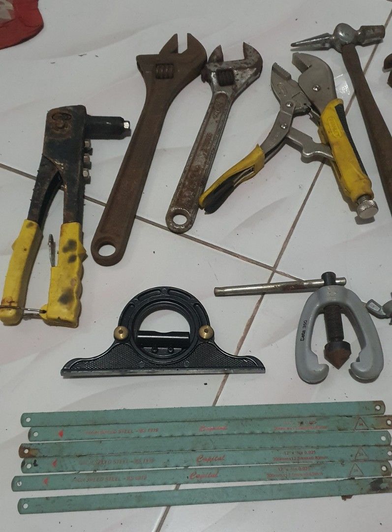 Assorted Hand Tools Wrenches Hammers Chisels Measuring Tools (Category: Construction Tools & Equipment) located in Castillejos. Submitted by evangelist82332 (Listing ID 1467102016, Image 2). Description: FOR SALE: Samu't Saring Lumang Hand Tools (Bundle Set / Whole Lot Selling — BAWAL ANG TINGI) Presyo: ₱ 1,500 (Negotiable para sa buong lot) Lokasyon: Castillejos, Zambales Mabilisang benta lang po bilang isang buong bundle o lot. Hindi po ito ibi