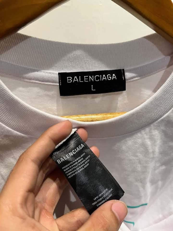 Auth Balenciaga (Category: Luxury Apparel) located in Manila. Submitted by pgyanggeh (Listing ID 1466980522, Image 2). Description: .