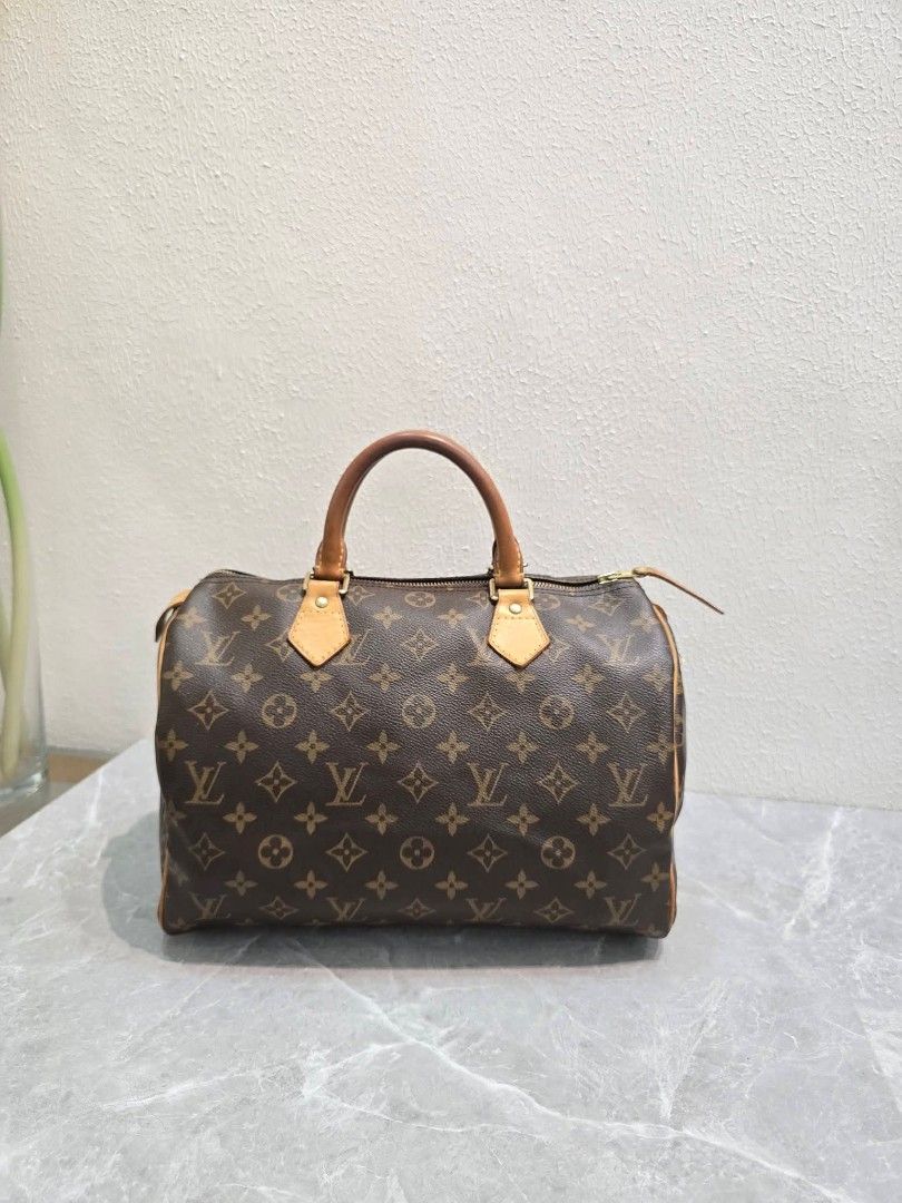 💯auth Elve speedy30 🅿️35000 (Category: Luxury Bags & Wallets) located in Davao. Submitted by luxben (Listing ID 1467052916, Image 1). Description: .