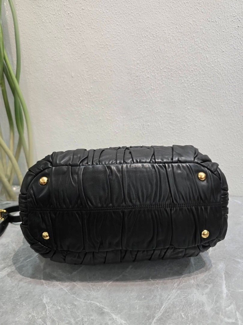 💯auth PRA_DA Gaufre 🅿️37000 (Category: Sling Bags) located in Davao. Submitted by luxben (Listing ID 1467050069, Image 3). Description: .