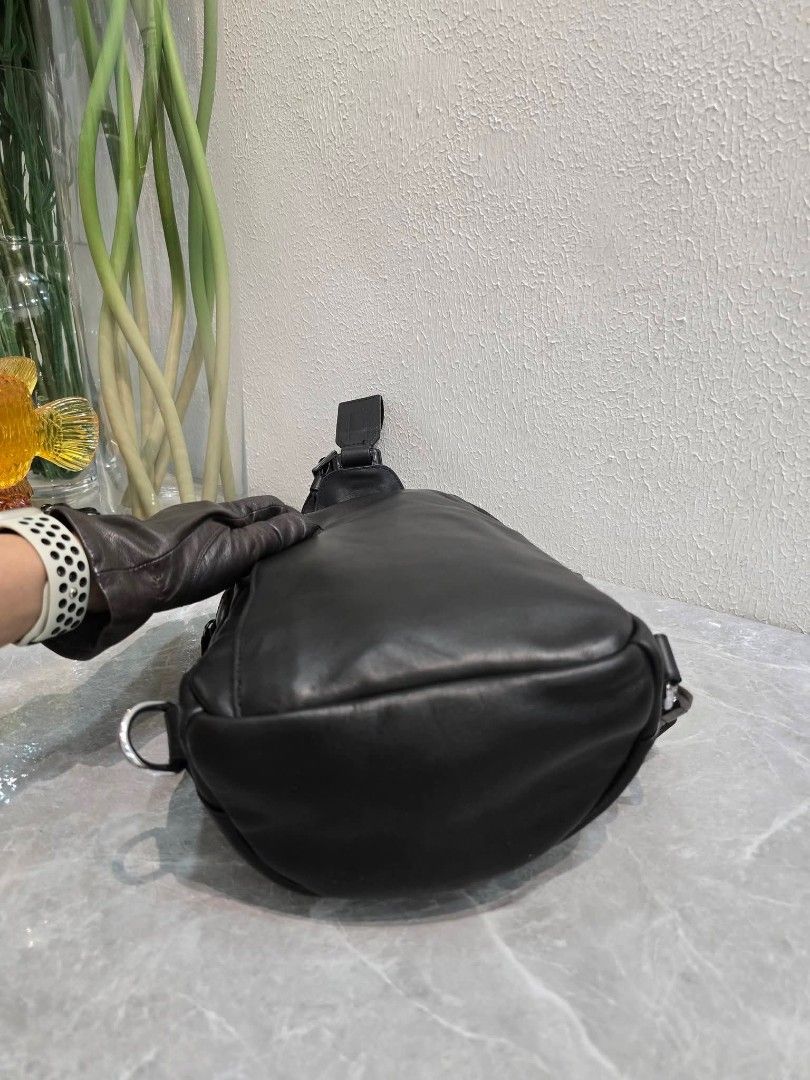 💯auth Tu_mi body bag 🅿️12500 (Category: Cross-body Bags) located in Davao. Submitted by luxben (Listing ID 1467049485, Image 2). Description: .