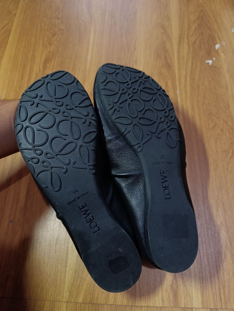 Authentic Loewe Pebble Soft Ballerinas Flats (Category: Flats & Sandals) located in Bulacan. Submitted by koritoo (Listing ID 1467134397, Image 3). Description: Authentic Loewe Pebble Soft Ballerinas Flats Good as new no issue Size 39 Coded.