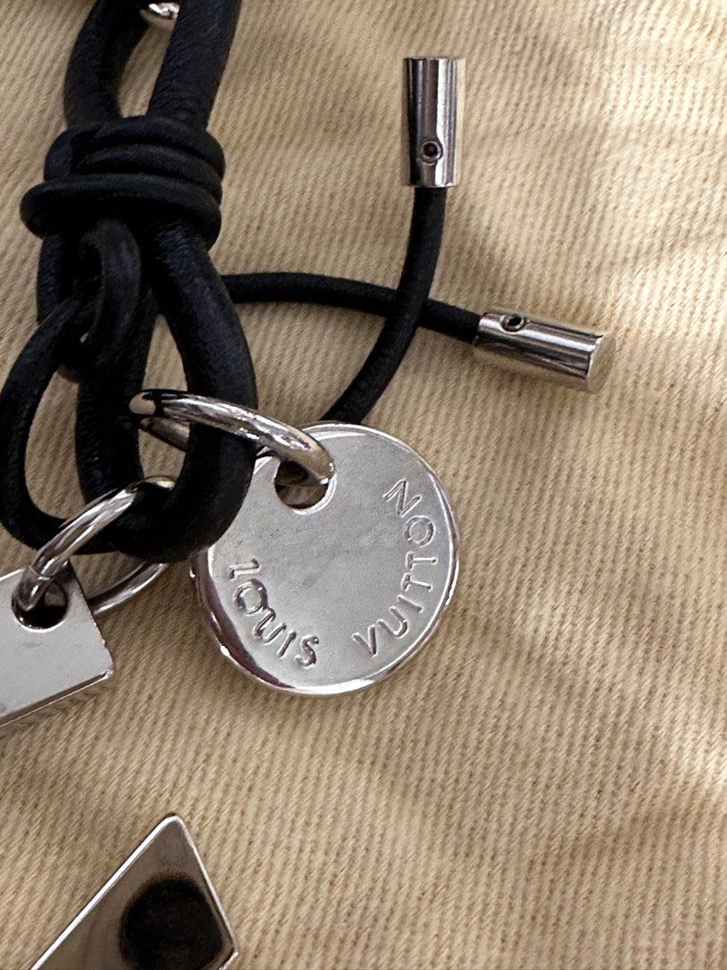 Authentic Louis Vuitton LV Keychain (Category: Luxury Accessories) located in Las Pinas. Submitted by marshmallowmax (Listing ID 1467061526, Image 3). Description: Guaranteed Authentic! Unused! Well kept! Comes with dustbag and box.