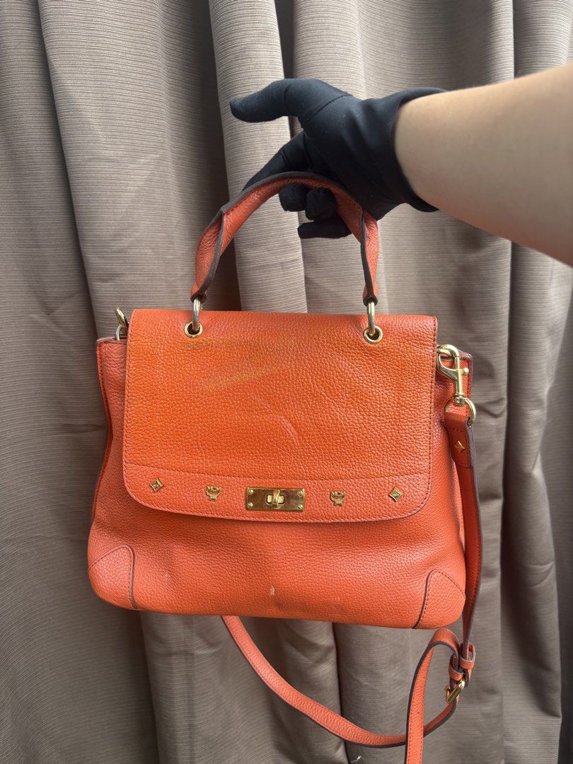 💯Authentic MCM First Lady Bag (Category: Cross-body Bags) located in San Mateo. Submitted by littlemalashop (Listing ID 1467119645, Image 1). Description: .