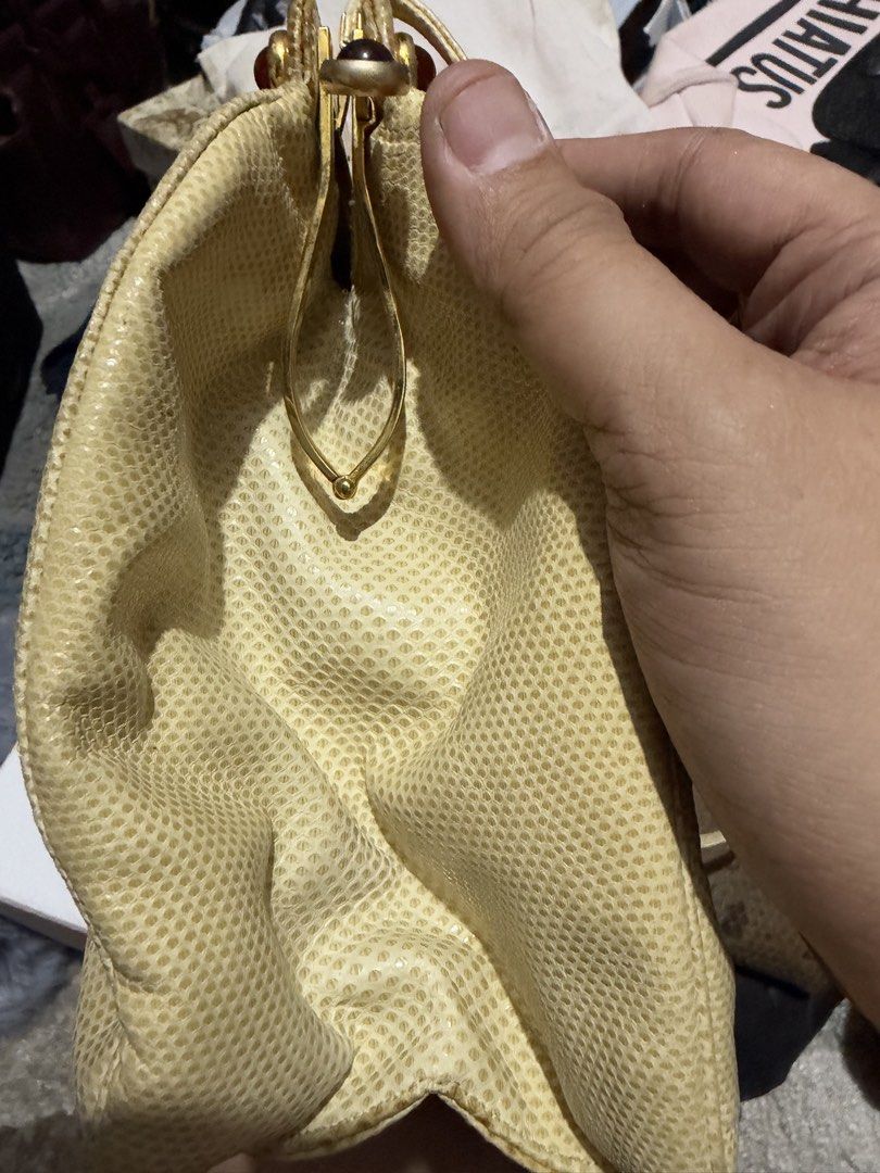 Authentic Rare Judith Lieber Lizard jeweled bag (Category: Luxury Bags & Wallets) located in Pasig City. Submitted by balenciaga.couture (Listing ID 1467112768, Image 3). Description: bag only .