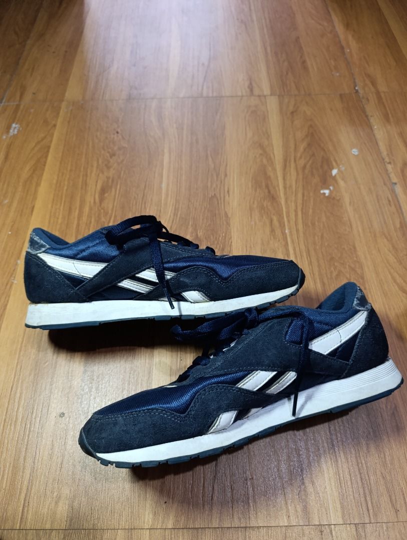 Authentic Reebok Classic Nylon (Category: Sneakers) located in Bulacan. Submitted by koritoo (Listing ID 1467134164, Image 2). Description: Authentic Reebok Classic Nylon Good condition, see photos for issue USA: 8 UK: 7 EUR: 40.5 26 CM.