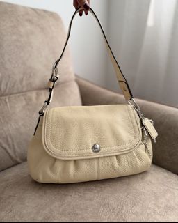 (Category: ) located in . Submitted by foundandloved.kl (Listing ID 1467079193, Image 1). Description: .