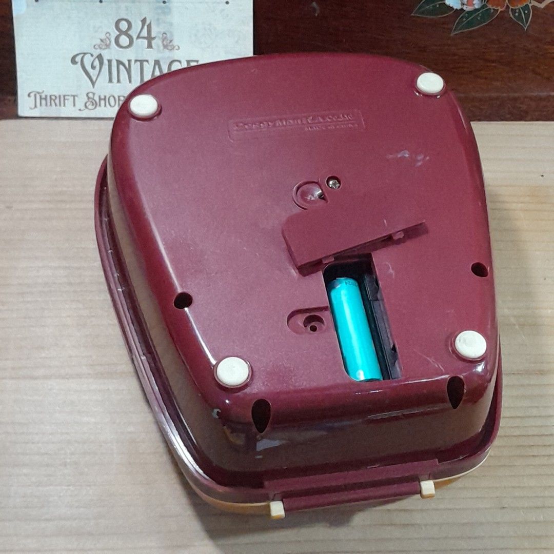 Automati c Pet Feeder (Category: Homes & Other Pet Accessories) located in Las Pinas. Submitted by 84vintage (Listing ID 1467149600, Image 3). Description: DoggyMan Orusuban Shokki, a battery-operated automatic pet feeder for dogs and cats. Actual photos posted. Please examine them carefully as they are part of the description. --📌 MUST READ Before Dealing with us 📌-- ⚠️Price is posted. No lowballs please. ⚠️Vintage items are only sold As Is Wh