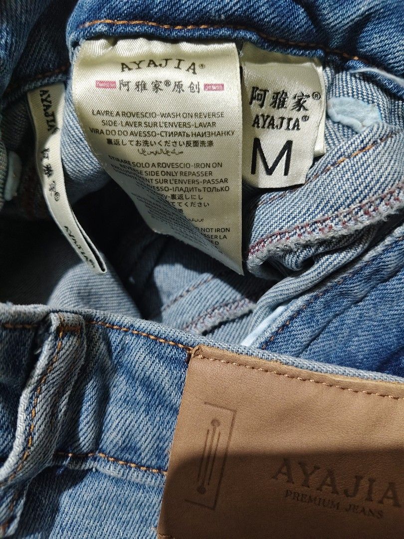 AYAJIA Premium Barrel cut Jeans (Category: Jeans) located in Munoz. Submitted by harm0nica337 (Listing ID 1467147496, Image 3). Description: W:27 L:41 Ready to wear (RTW) - Color/Wash: Light blue wash with vintage washed look - Size: Medium (tag attached) - Fit: Relaxed barrel leg cut - Details: Front seaming, raw edge trim on back pockets, and leather back waistband patch - Material: Heavy structured denim fabric MOP: Gcash (price+SF) J&T expres