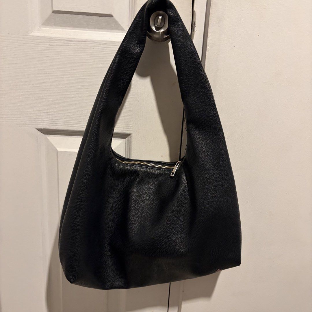 Aztrid Shoulder Bag (Category: Shoulder Bags) located in Manila. Submitted by sade03_ (Listing ID 1466984233, Image 2). Description: medium size.