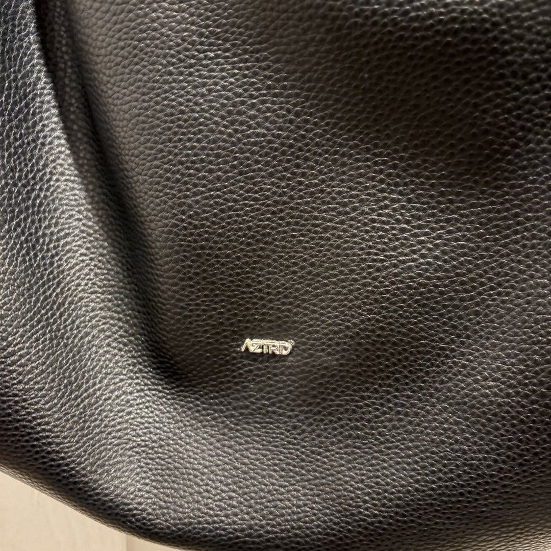 Aztrid Shoulder Bag (Category: Shoulder Bags) located in Manila. Submitted by sade03_ (Listing ID 1466984233, Image 3). Description: medium size.