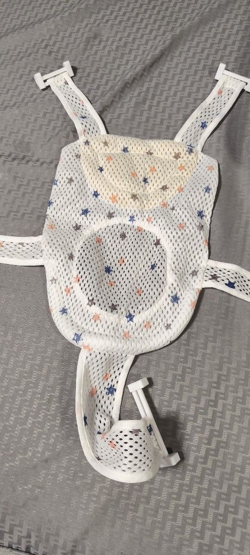 Baby Electric Swing Cradle (Category: Cots & Cribs) located in Meycauayan. Submitted by pengtot (Listing ID 1466986839, Image 2). Description: - Complete electric baby swing cradle set with motor frame - Cushioned white and yellow star-print bassinet for cozy naps - Bundle includes baby carrier and bath mat - Everything shown in the photos is included - Ideal and practical bundle for newborn parents - Condition: with stain but still in good condi