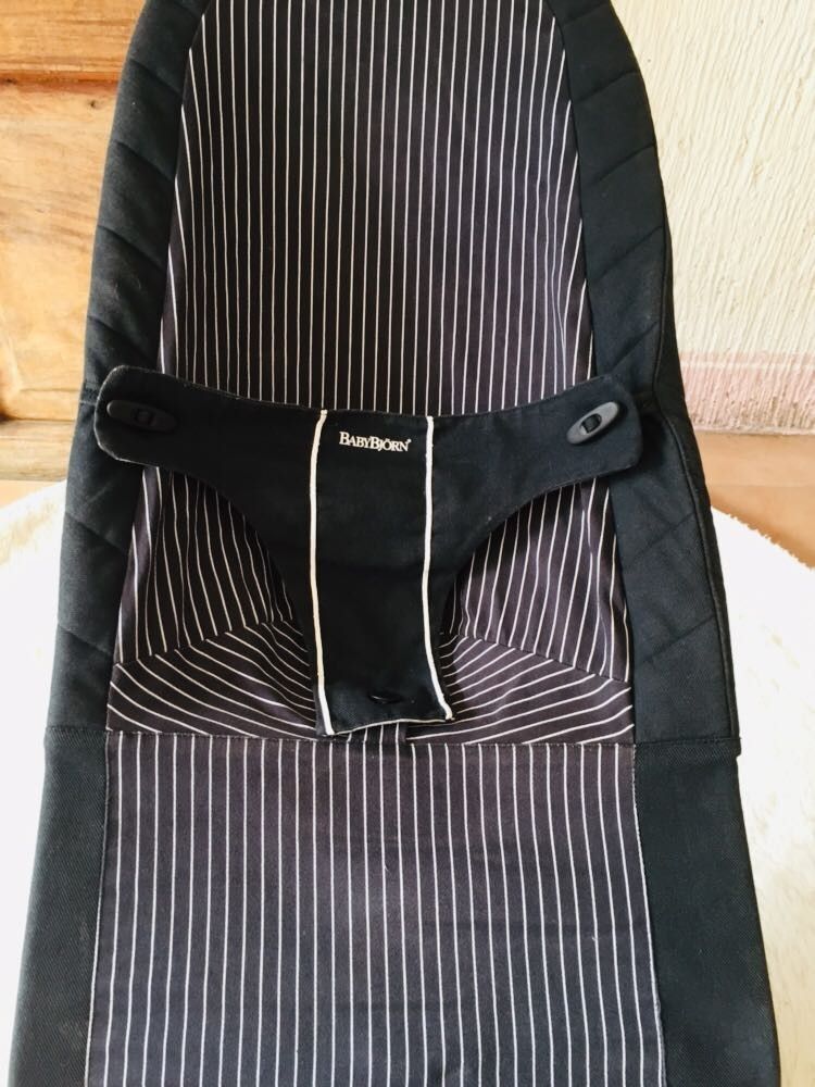 Babyborjorn (Category: Infant Playtime) located in Manila. Submitted by kikay.store.ph30 (Listing ID 1466971016, Image 3). Description: ❗NEW ARRIVAL❗🇱🇷 Babyborjorn Folable Issue : sign of usage Condition : preloved but well love 💕 Price: 1200 MOP: GCASH, BDO, MOD: SCO FOR SHIPPING PURPOSE, BUS SHIPPING, JNT, LBC ♥️ 1 day reservation ONLY ♥️ No to rush shipping ♥️ No free shipping ♥️ No return no exchange ♥️ No to long reservation, Location: tu