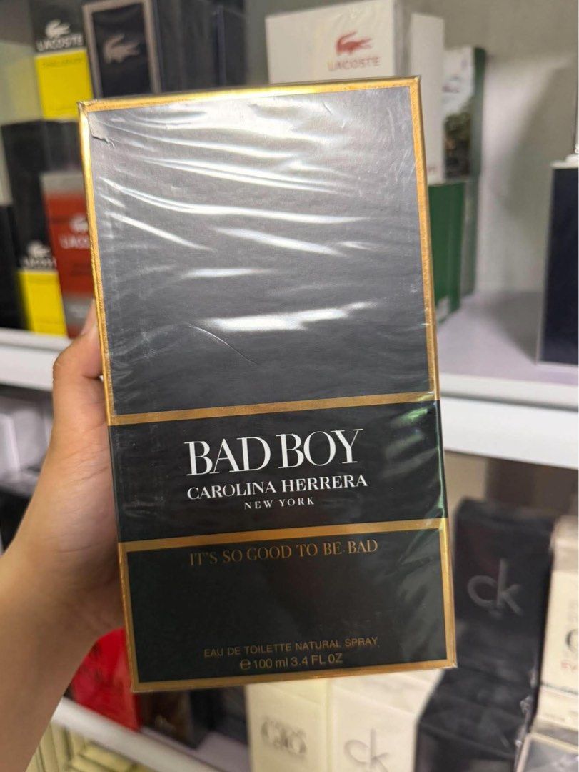 BAD BOY CAROLINA HERRERA EDT (Category: Fragrance & Deodorants) located in Quezon City. Submitted by embereshop2 (Listing ID 1467020729, Image 1). Description: 📌Please read the last image carefully - all details are already provided. ❗️Offers below the regular price will no longer be entertained. Thank you for understanding. 💰 Mode of Payment (MOP): GCash 📦 Mode of Delivery (MOD): • Lalamove (Same-day delivery) • J&T Express (1–2 days).