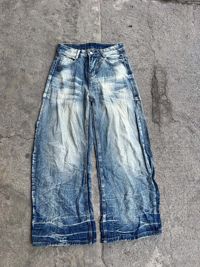 BAGGY JEANS (Category: Jeans) located in Gumaca. Submitted by dnlflvr.fits (Listing ID 1466978807, Image 1). Description: BAGGY PANTS WASH |RANDOM TAG ONLY EXCELENT CONDITION SIZE:30 GANDA NITO DM ME TO PURCHASE 📥.