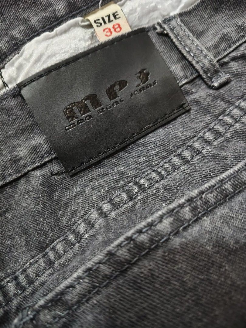 BAGGY PANTS MEN WASHED BLACK 38 (Category: Jeans) located in Quezon City. Submitted by ahyaladyblue (Listing ID 1464853637, Image 3). Description: .