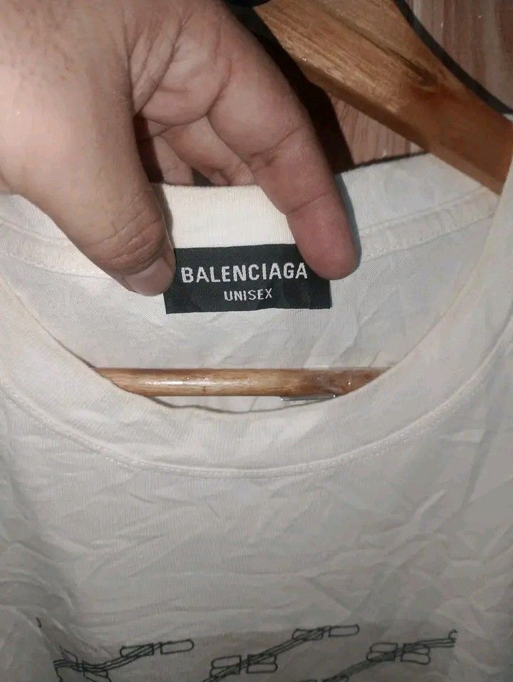 BALENCIAGA (Category: Tshirts & Polo Shirts ) located in Taguig. Submitted by clothingselection (Listing ID 1467050938, Image 3). Description: PTPA BALENCIAGA 21 X 29 VERYGOOD CONDITION NID WASH FRESH FROM BALE M 350.