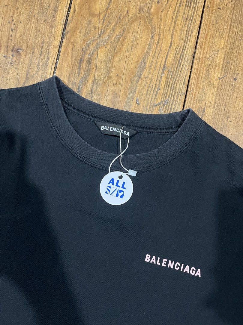 Balenciaga Logo Tee Shirt (Category: Tshirts & Polo Shirts ) located in Baguio. Submitted by fishy___fish (Listing ID 1467115361, Image 3). Description: Balenciaga Logo Tee Shirt Tagged XS Width: 22.5” Length: 27.5” Fits L No issues.