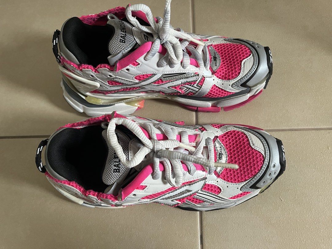 Balenciaga Runner White Pink Size 38 (Category: Sneakers) located in Taguig. Submitted by marenatedchic (Listing ID 1467138959, Image 3). Description: - Brand: Balenciaga - Model: Runner Sneakers.