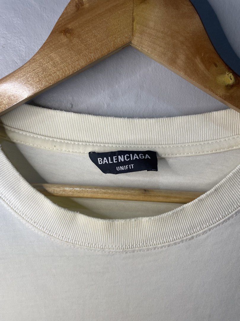 Balenciaga side logo shirt (Category: Tshirts & Polo Shirts ) located in Binan City. Submitted by miguelcubelo (Listing ID 1467093075, Image 3). Description: condition: good color rate: 9.8/10 size: Medium dimes: 24”W x 30”L issue: NONE❌ ₱450.