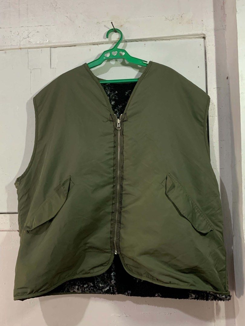 Bandana vest (Category: Vests) located in Manila. Submitted by rencify (Listing ID 1467142239, Image 3). Description: Dimes 28 by 28 good condition .