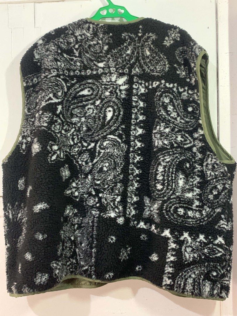 Bandana vest (Category: Vests) located in Manila. Submitted by rencify (Listing ID 1467142239, Image 2). Description: Dimes 28 by 28 good condition .