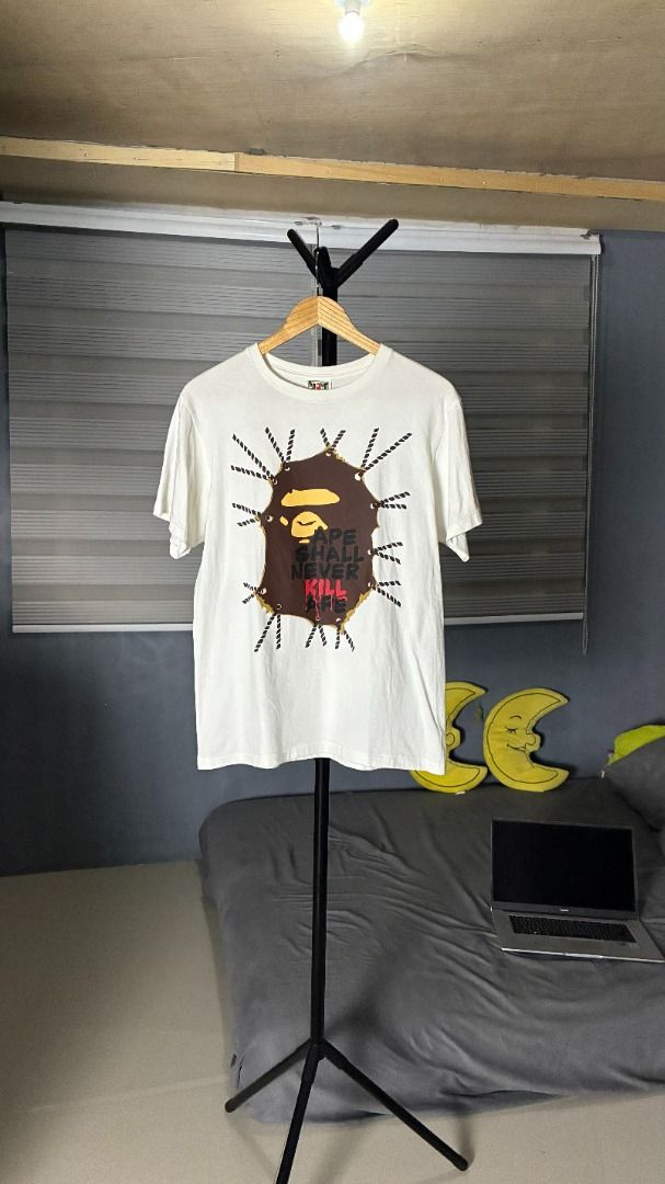 BAPE BIG HEAD ROPE SURROUNDED (Category: Tshirts & Polo Shirts ) located in Palayan City. Submitted by goodcatch_store (Listing ID 1467149362, Image 1). Description: Want To Sell 🏷️ BAPE BIG HEAD ROPE SURROUNDED Size (W) 20.5/ L) 27 M ON TAG Color Rate - 9.5/10 or Better Color May Vary Due To Light Flawless 💯 DM📩.