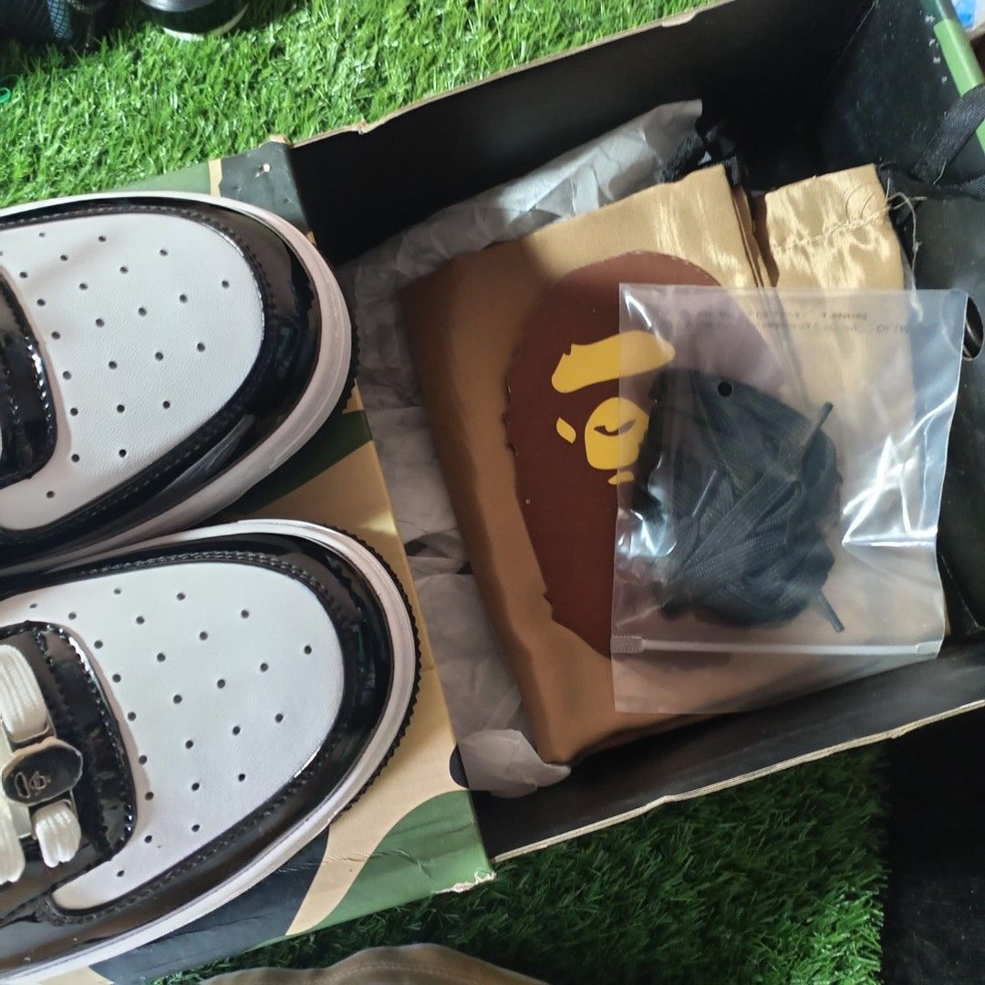 Bapesta Classic Black/White (Category: Sneakers) located in Naga. Submitted by shoetaku (Listing ID 1466975988, Image 2). Description: RT Batch po Size 9 and still negotiable. Can do free shipping nationwide rin poo RFS: Stopped doing business, will use funds for school :--).
