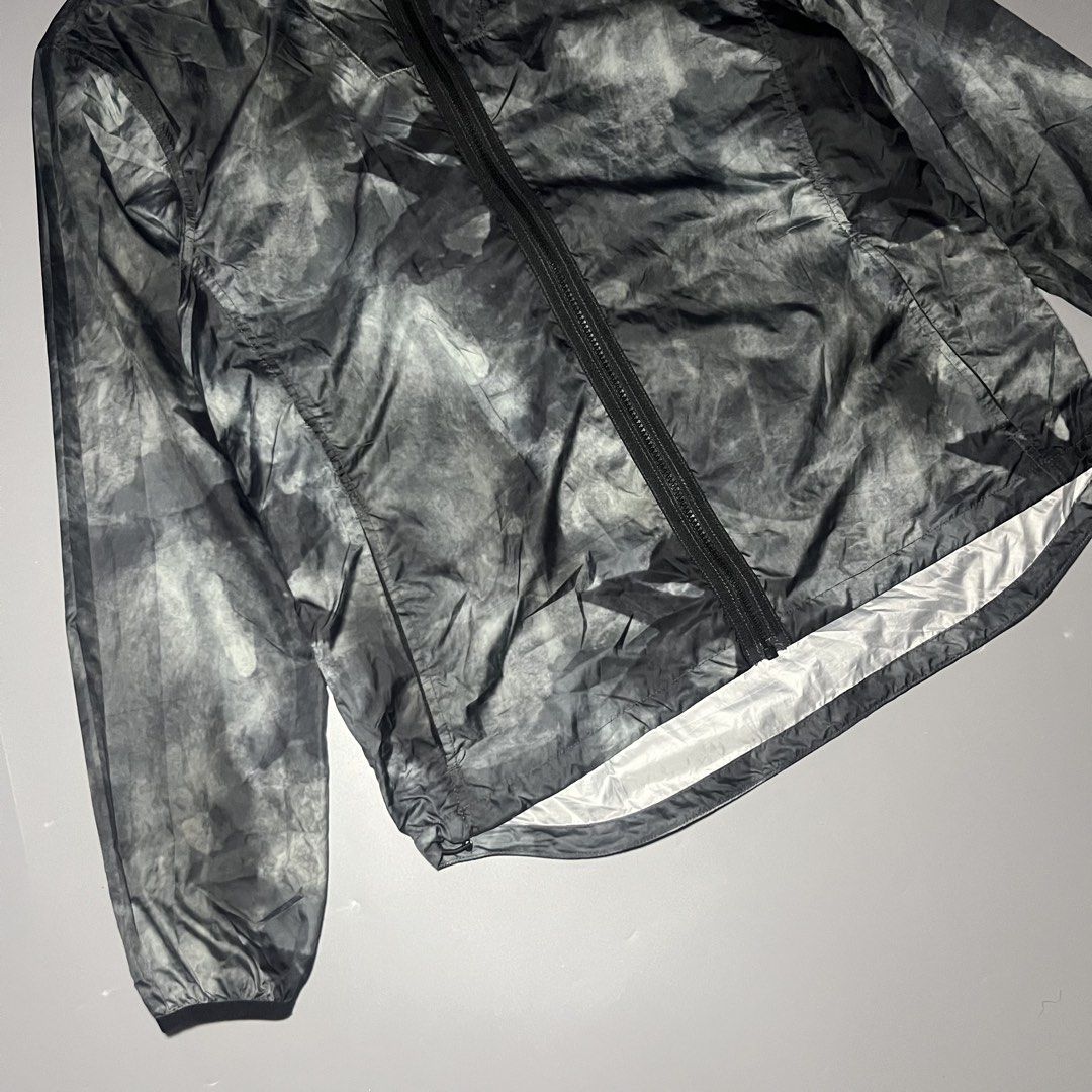 Barbour International (Category: Coats, Jackets and Outerwear) located in Manila. Submitted by lostendfound1008 (Listing ID 1467117236, Image 3). Description: Barbour Size: Medium fit large Dimension: Missing string wash tag but authentic Good condition Price: 3000 +ship MOD: Gcash / Maribank Courier: J&T / Lalamove 📍Metro Manila / Sampaloc Hmu.