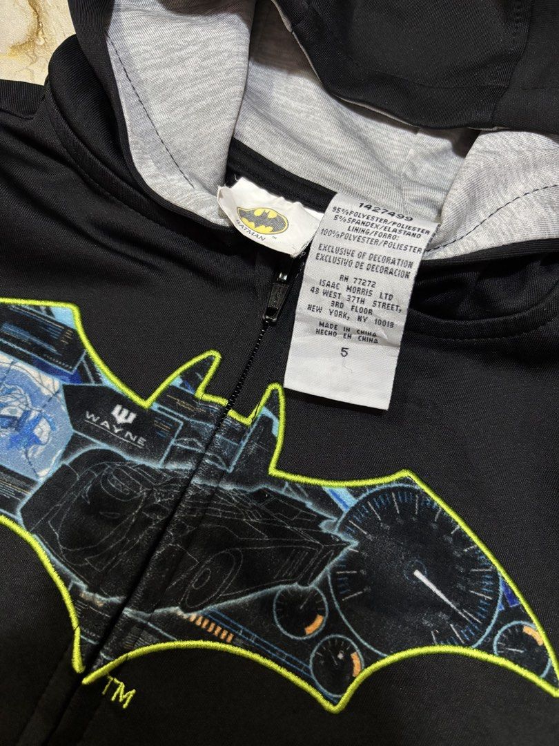 Batman jacket for kids (Category: Babies & Kids Fashion) located in Burgos, Ilocos Norte. Submitted by carou11406 (Listing ID 1467082678, Image 3). Description: 5 t on tag.