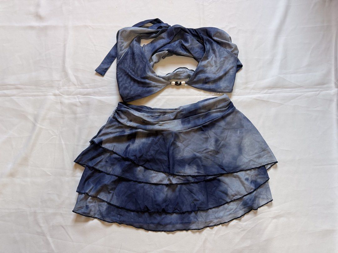 Beach terno (Category: Sets or Coordinates) located in La Trinidad. Submitted by ravenuefinds17 (Listing ID 1466973022, Image 1). Description: M - L waist : 30 - 32.