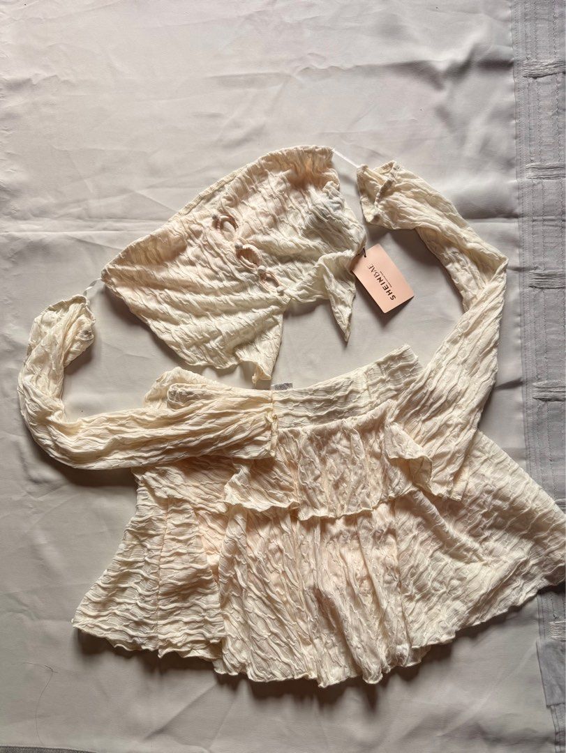 Beach terno (Category: Sets or Coordinates) located in La Trinidad. Submitted by ravenuefinds17 (Listing ID 1466973279, Image 1). Description: M - semi L waist: 28 - 30.