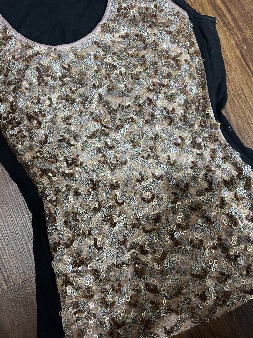 Beaded Ibiza Top 2000s Vintage (Category: Sleeveless) located in Manila. Submitted by Pilarrrrr (Listing ID 1467047381, Image 2). Description: small to med.