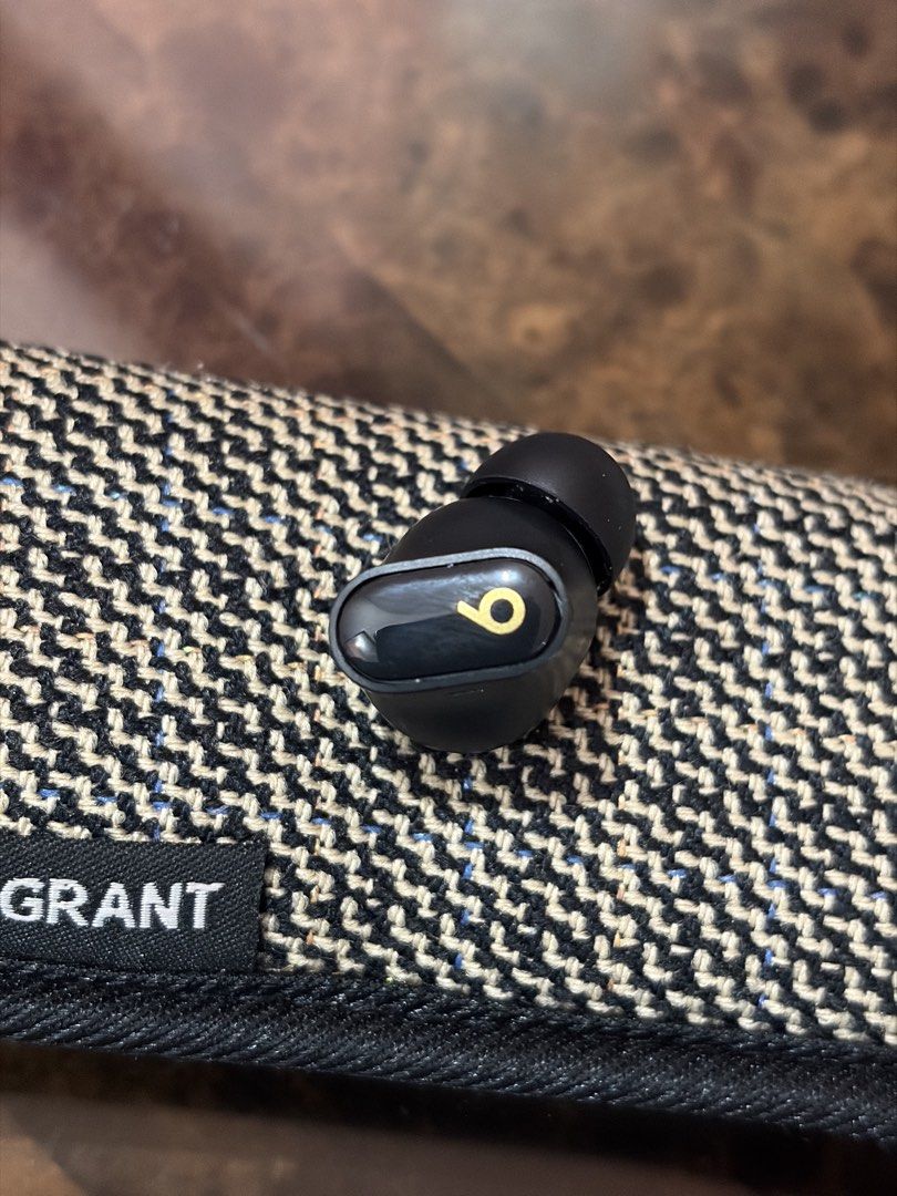 Beats Studio Buds Plus Right only - last stock (Category: Earphones) located in Dasmarinas. Submitted by markusi22 (Listing ID 1467076806, Image 1). Description: .