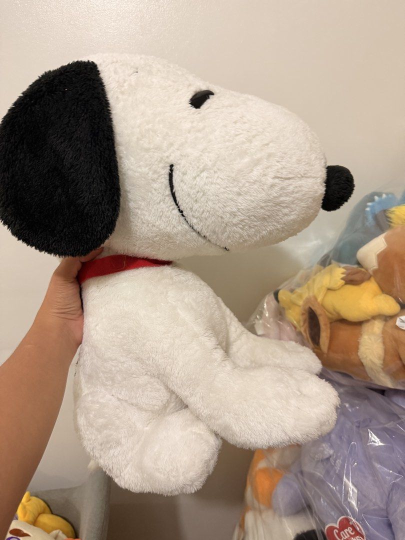 Big Snoopy Peanuts Snoopy Sitting Plush Toy (Category: Plushies & Soft Toys) located in Quezon City. Submitted by cookiecreammm (Listing ID 1467163509, Image 1). Description: .