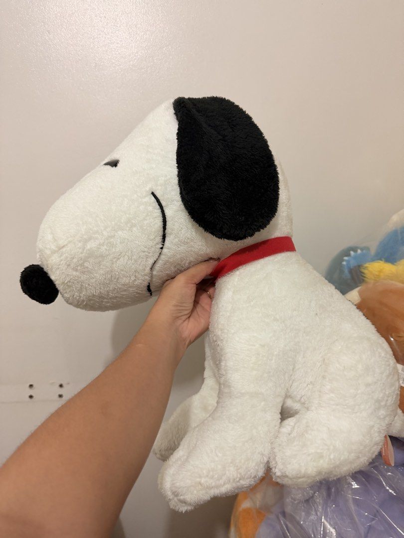 Big Snoopy Peanuts Snoopy Sitting Plush Toy (Category: Plushies & Soft Toys) located in Quezon City. Submitted by cookiecreammm (Listing ID 1467163509, Image 2). Description: .