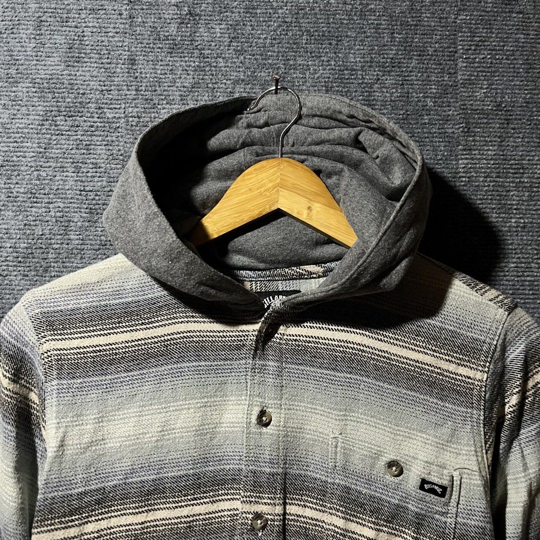 BILLABONG BAJA LONGSLEEVES FLANNEL (Category: Coats, Jackets and Outerwear) located in Naga. Submitted by goodfinds_only.v1 (Listing ID 1467097556, Image 2). Description: FOR SALE -BILLABONG SIZE:LARGE ON TAG BEST FIT SMALL DIMES WIDTH:18.5 LENGTH:25.5 COLOR RATE:10/10 EXCELLENT CONDITION PM/DM ME IF INTERESTED📩 LOC:NAGA CITY BICOL REGION.