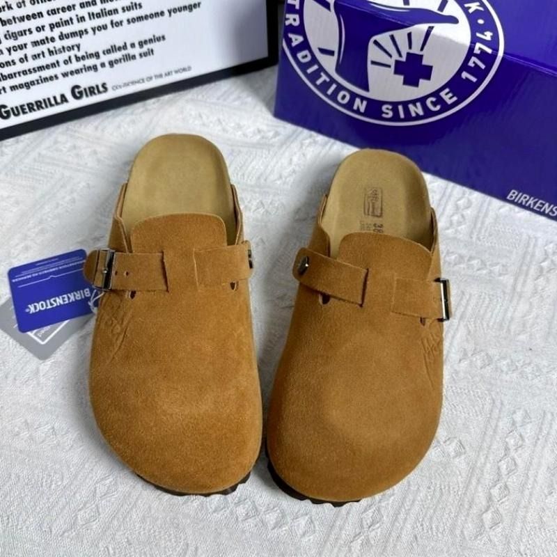 BIRKENSTOCK x Stussy 聯名栗色真牛皮包頭拖鞋涼鞋 35-46碼 （分類：波鞋）位於 Hong Kong。 由 guthrybgra61359 提交（商品編號 1467145748，圖片 2）。簡介： ✅ 尺碼範圍：35-46碼，全尺碼齊全 ✅ 材質：頭層真牛皮打造，質感細膩親膚耐穿 ✅ 購買須知：下單後約5-7天到港，順豐速運包郵直送府上。