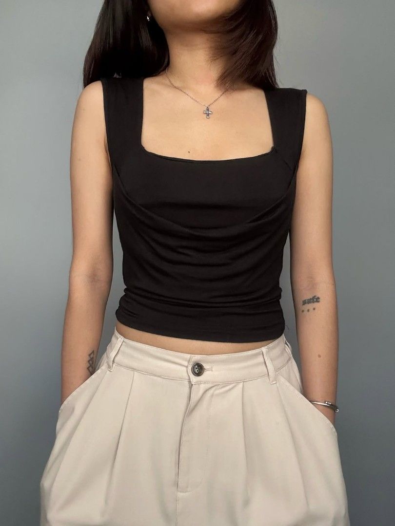 black elevated basic square neck drape crop top (Category: Sleeveless) located in Legazpi City. Submitted by z.ehranicole (Listing ID 1467130250, Image 1). Description: .