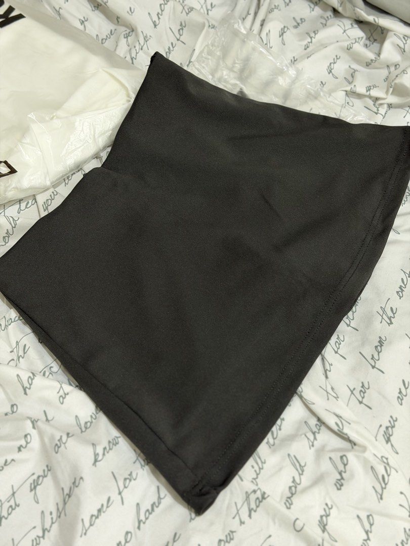 Black Mini Skirt (Category: Skirts) located in Manila. Submitted by sbm_declutters (Listing ID 1456664466, Image 2). Description: - Color: Black - Style: Mini Skirt - Built in shorts underneath - Cut: A-line - Versatility: Easy to pair with any top - Occasions: Suitable for casual or dressy events - Details: Please check photos for close-ups and condition..