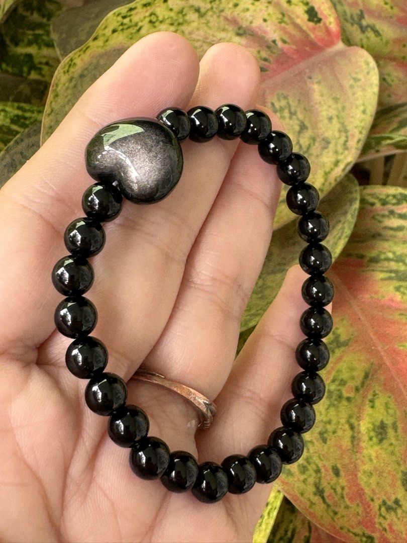 BLACK OBSIDIAN WITH SILVER OBSIDIAN HEART 🍡B4_JC005 (Category: Bracelets) located in Bulacan. Submitted by selling_low_by_bella_ben (Listing ID 1467027614, Image 2). Description: BLACK OBSIDIAN WITH SILVER OBSIDIAN HEART 🍡B4_JC005 🏷️ 450 6+ mm bead size 16 cm wrist.