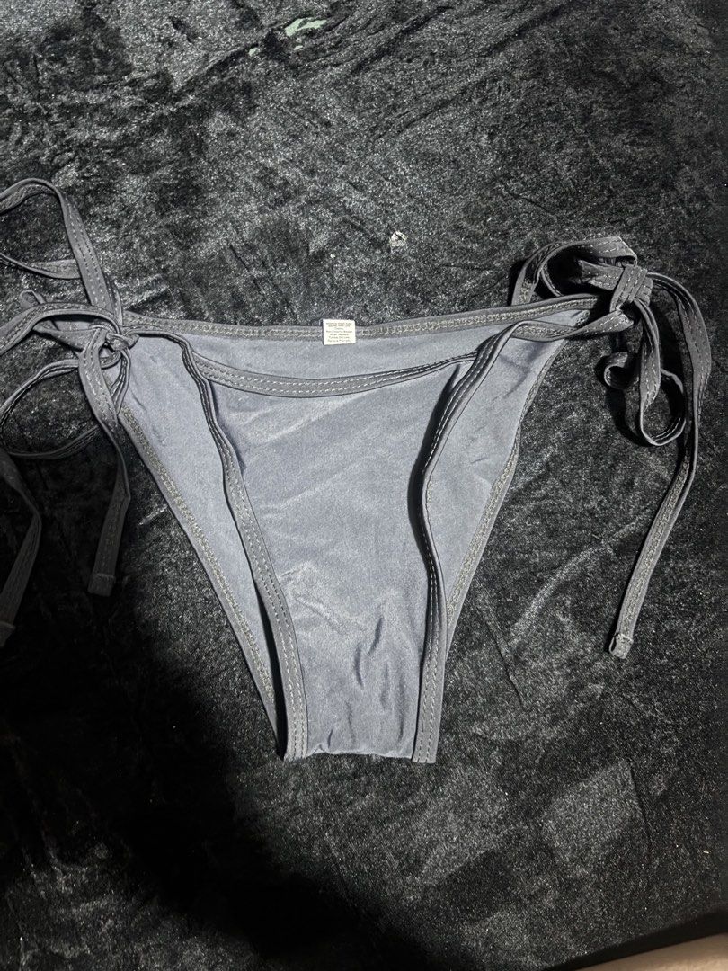 Black panty (Category: Undergarments & Loungewear) located in Pasig City. Submitted by dealwithgia (Listing ID 1467160800, Image 1). Description: Never po nagamit. Free size po May sticker pa po sa punja.