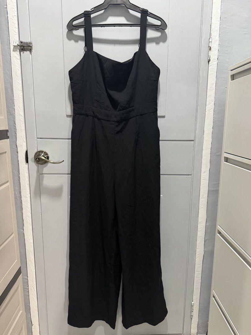 Black Romper XL (Category: Rompers) located in Davao. Submitted by buymyclosetph (Listing ID 1467026719, Image 1). Description: —Length 52 — Bust up to 30 Barely used.