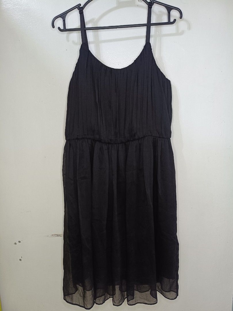 Black Sleeveless Pleated Spaghetti Strap Dress (Category: Dresses) located in Santa Maria. Submitted by abclosetph (Listing ID 1466980689, Image 1). Description: medida size! bust: 35-36 inches waist: 29-30 inches length: 38 inches - color may vary due to lighting - manage your expectations, these are preloved items..