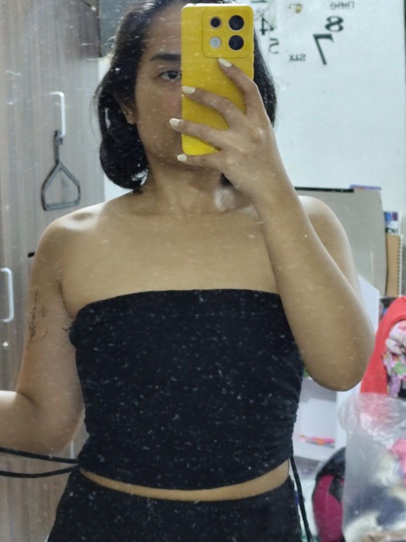 Black tube top with side drawstrings (Category: Sleeveless) located in Cavite. Submitted by zenshub (Listing ID 1467082882, Image 1). Description: .
