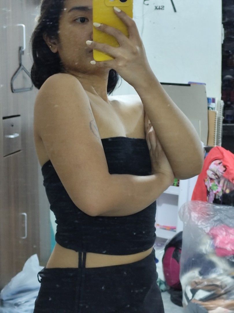 Black tube top with side drawstrings (Category: Sleeveless) located in Cavite. Submitted by zenshub (Listing ID 1467082882, Image 2). Description: .