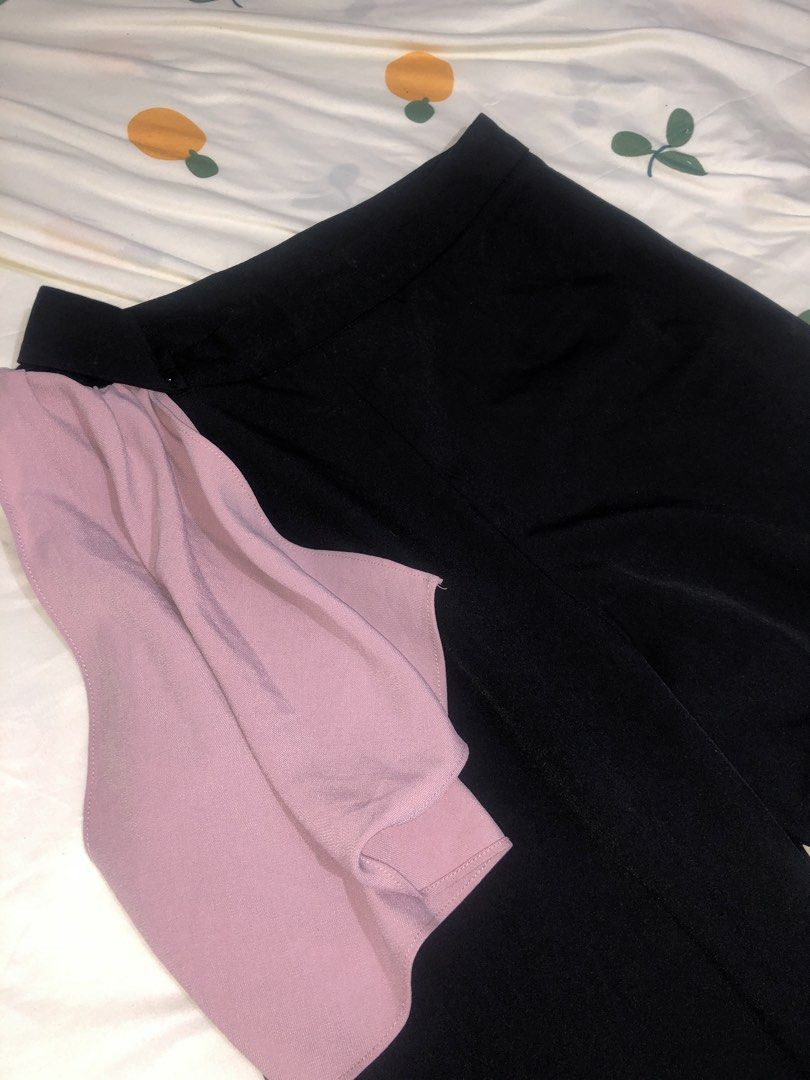 Black Wideleg pink drape sash detail (Category: Jeans) located in Quezon City. Submitted by maggie.styles (Listing ID 1467131644, Image 2). Description: - Style: Black wide-leg pants with a unique draped dusty pink fabric attached at the waist - Fit: Comfortable straight-cut design - Versatility: Great statement piece for both work and casual outings - Styling: Easy to match with your favorite plain tops.