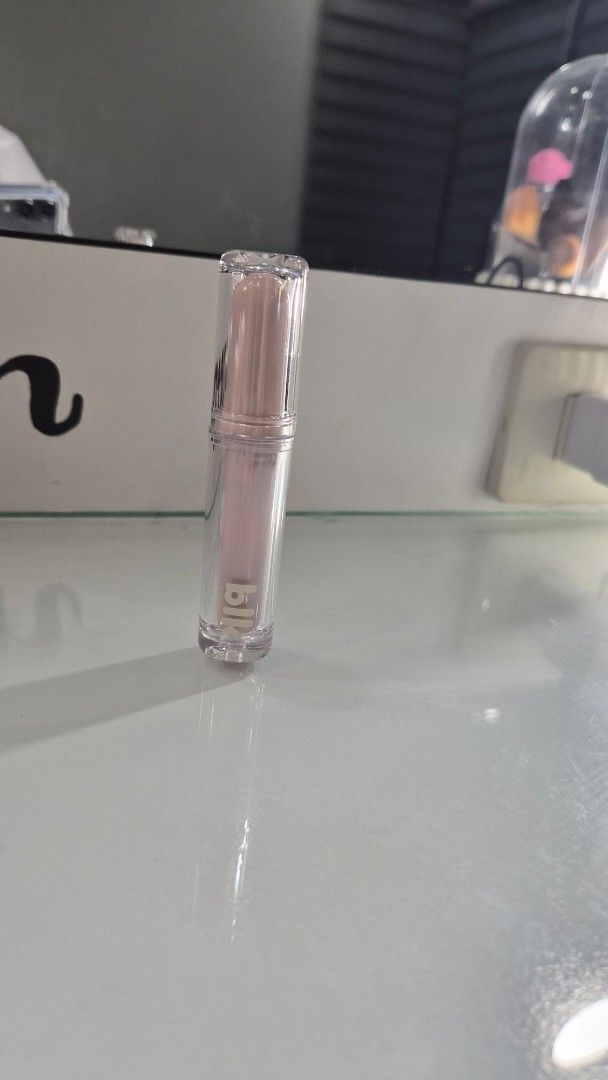 BLK Glossdrip in Gummy (Category: Makeup) located in Las Pinas. Submitted by ktcuartina (Listing ID 1467099153, Image 1). Description: - Brand: blk cosmetics - Product: GUMMY Glossdrip - Shade: Gummy - Formula: Smooth, high-shine gloss - Packaging: Clear tube with pink branding and bottom detail sticker - Size: Compact and travel-friendly - Perfect for: Everyday effortless lip tint and shine RFS: Seldom used. Not my shade.